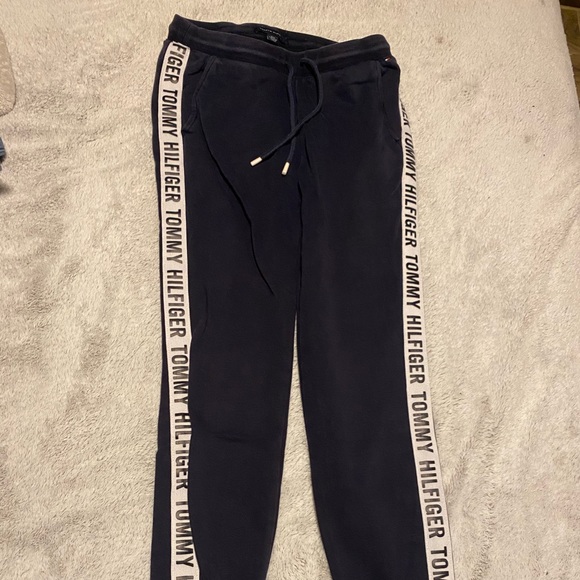 Tommy Hilfiger joggers - Picture 1 of 1